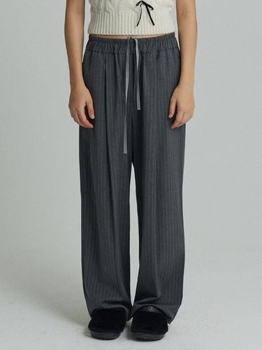 Stripe Banding Slacks (Grey) - HOKUSPOKUS - Modalova