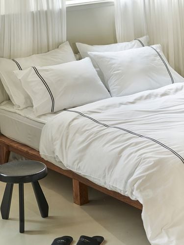 Premium Hotel Sateen Embroidered Duvet Cover - DECOVIEW - Modalova