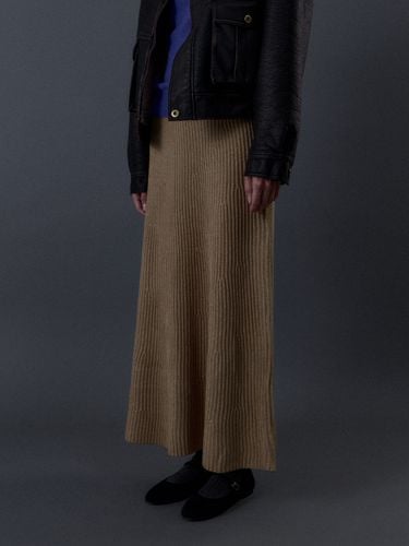 Flared Long Knit Skirt_Beige - REBOLD - Modalova