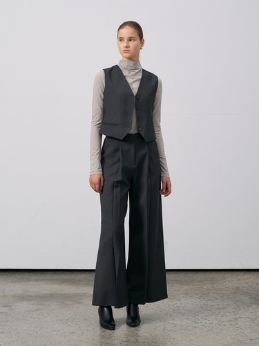 Classic Pleated Pants - RENEJ - Modalova