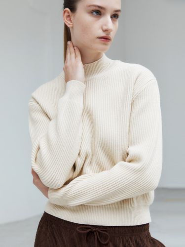 Basic Mock Neckline Oversized Knit Top - Trip LE Sens - Modalova