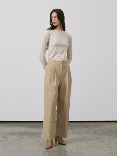 Wide Leg Two Tuck Pants - RENEJ - Modalova