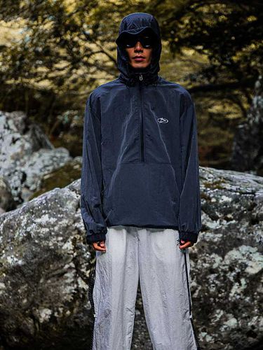 Divide Wind Anorak [Charcoal] - PLAYIAN - Modalova