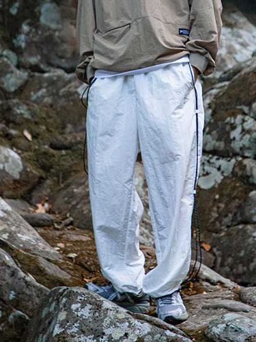 Reflect String Wind Pants [White] - PLAYIAN - Modalova