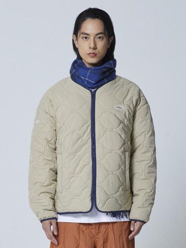 Wave Quilted Jacket _ Beige - EXPRESS HOLIDAY - Modalova