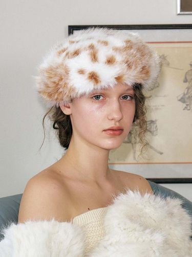 Fur Marin Beret - poesiedame - Modalova