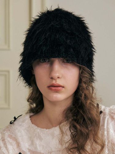 Sleek Hairy Beanie_Black - poesiedame - Modalova