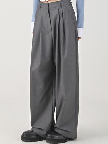 Two-Tuck Slacks (Grey) - AVANDRESS - Modalova