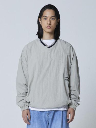 Dynamic Nylon Pullover _ Beige - EXPRESS HOLIDAY - Modalova