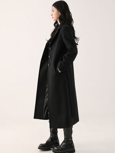 Amelia Classic Single Coat (Black) - AVANDRESS - Modalova