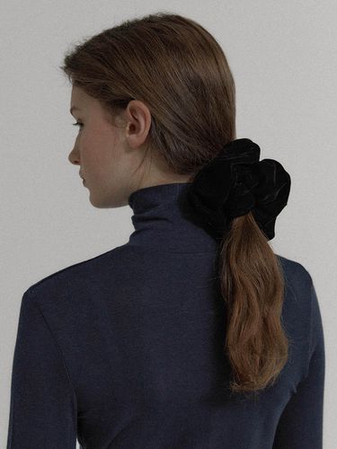 Silk Velvet Scrunchie_Medium - KLEAN - Modalova