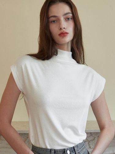 Mock Neck Slim T-shirt - EIGHT DAYS A WEEK - Modalova