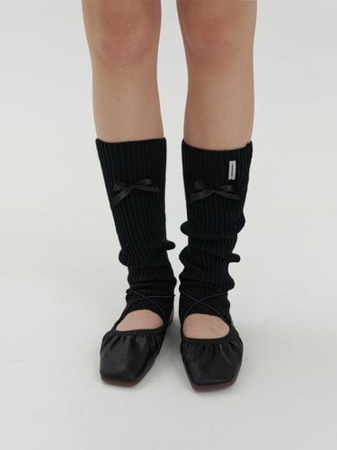 Ribbon Point Leg Warmer_Black - KINDABABY - Modalova