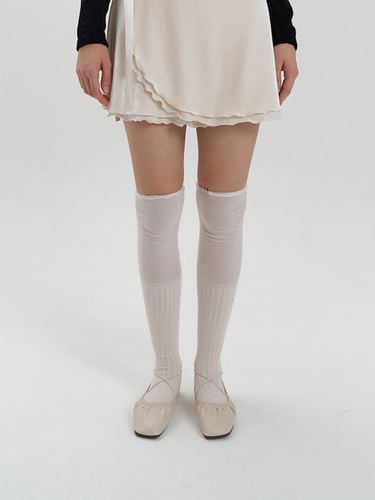 Petit Lace Knee-Socks - KINDABABY - Modalova