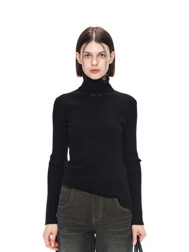 Turtleneck Asymmetric Knit Pullover_Black - Matin Kim - Modalova