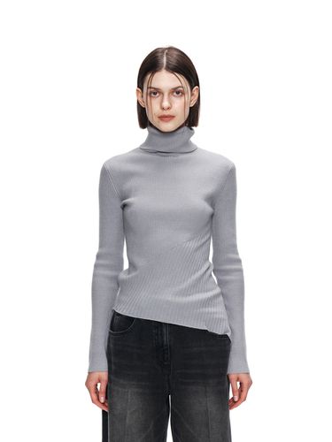 Turtleneck Asymmetric Knit Pullover_Grey - Matin Kim - Modalova