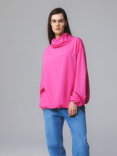 UNISEX] Four Pocket Wind Breaker Top _Hot Pink - MOONSUN - Modalova