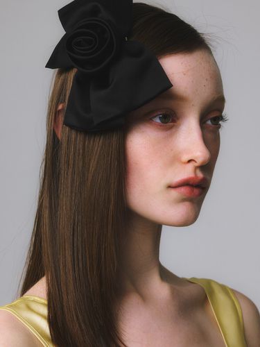 Rose Corsage Ribbon Pin_Black - MOONSUN - Modalova