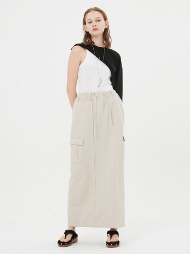 Pin Tuck Cargo Long Skirt (Ecru) - MOONSUN - Modalova