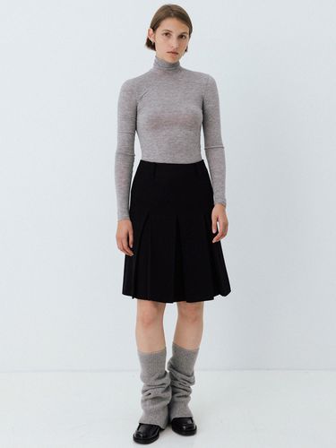 Signature Turtleneck Top (Gray) - LE - Modalova