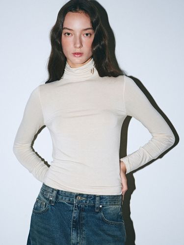 NN Logo Span Inner Turtleneck T-shirt - NICK&NICOLE - Modalova