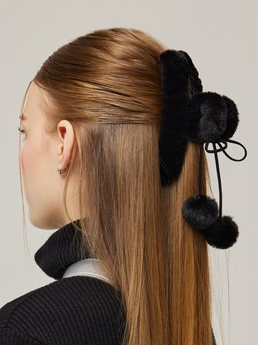 Pom Pom Fur Claw Pin_Black - VVV - Modalova