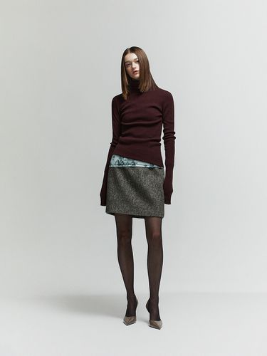 High-Rised Clean Mini Skirt (Khaki) - L’H.A.S - Modalova