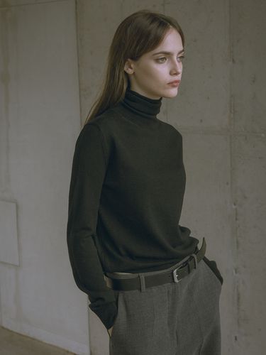 Superfine Merino Wool Turtleneck Knit Sweater - Siyazu - Modalova