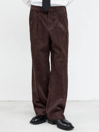 FW Comfort Corduroy Two Tuck Slacks_Brown - Trip LE Sens - Modalova