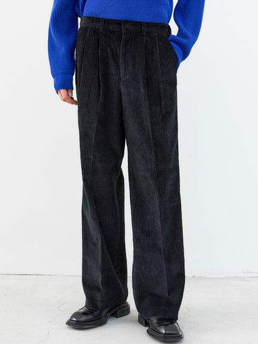 FW Comfort Corduroy Two Tuck Slacks_Black - Trip LE Sens - Modalova