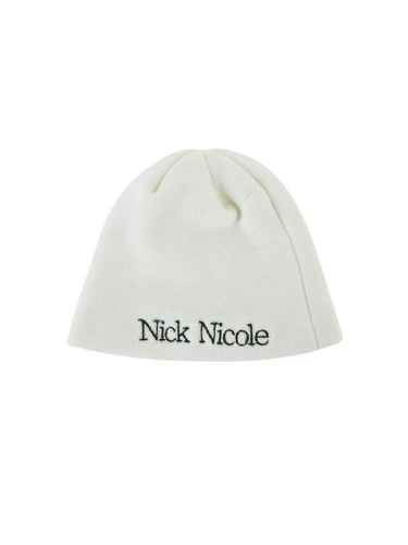 Nicole Minimal Logo Beanie - NICK&NICOLE - Modalova