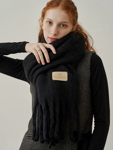 Simple Patch Wool Long Scarf_Black - ADAUL - Modalova