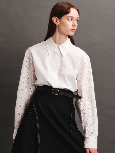 Lace Sleeve Cropped Shirt - AVA MOLLI - Modalova