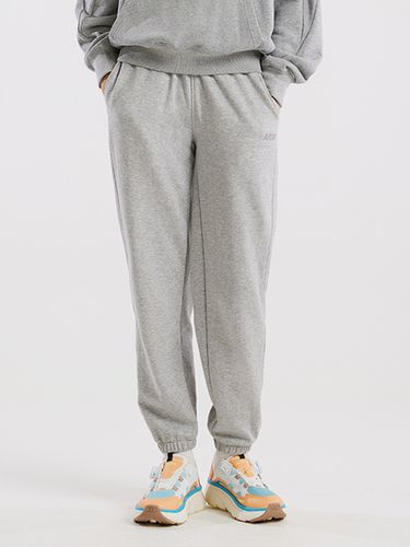 Light Moving Jogger Pants_Grey - AKIII CLASSIC - Modalova