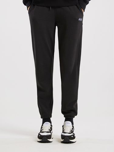 Light Moving Jogger Pants_Black - AKIII CLASSIC - Modalova