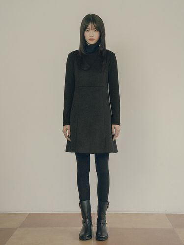 V-neck wool dress_Black - vanone atelier - Modalova