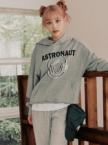 Astronaut Hoodie_Grey - AKIII CLASSIC - Modalova