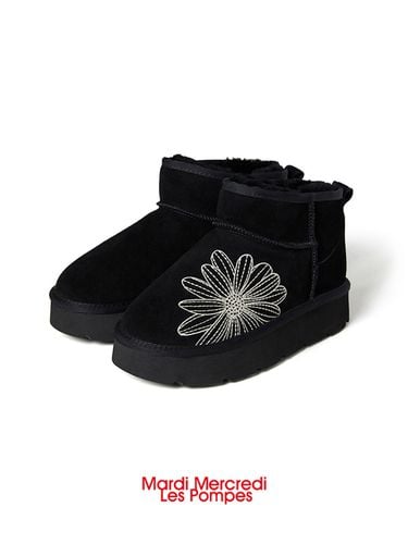 Classique Mini Ugg Boots_Black - MARDI MERCREDI LESPOMPES - Modalova