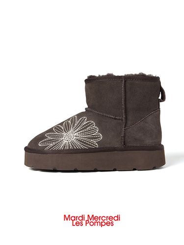 Classique Ugg Boots_Brown - MARDI MERCREDI LESPOMPES - Modalova