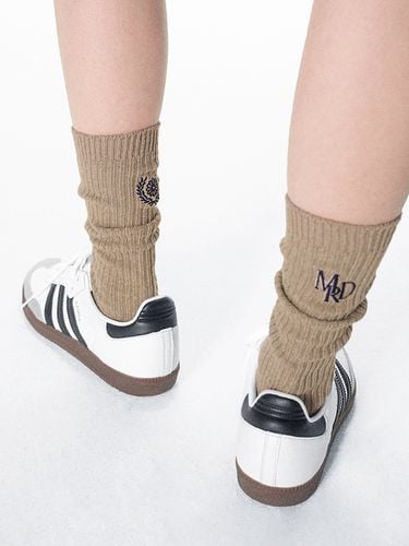 MRD Logo Long Socks_Dark Beige Navy - MARDI MERCREDI - Modalova