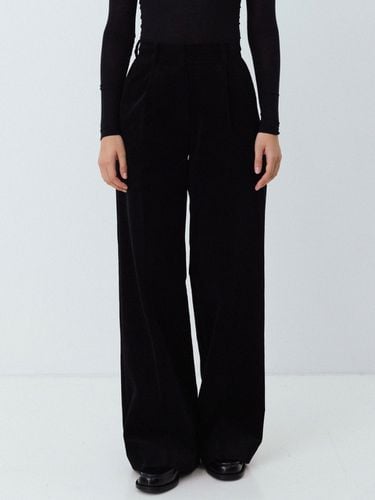 Corduroy Wide Tucked Pants (Black) - LE - Modalova