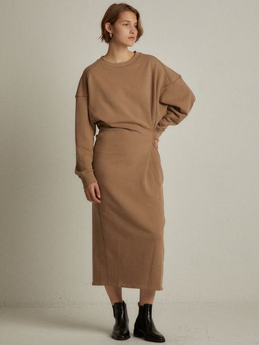 Pintuck Jersey Dress_Brown - LARGO - Modalova