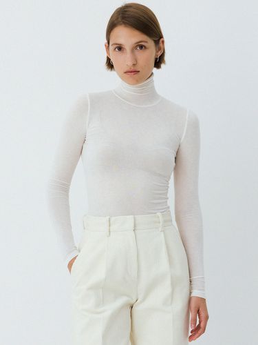 Signature Turtleneck Top - LE - Modalova