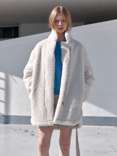 NU MOUTON Faux-Shearing Reversible Mustang Coat - MUSEE - Modalova