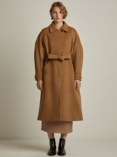 Round Shoulder Long Coat_Brown - LARGO - Modalova