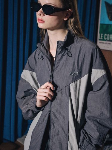 Neck Stopper Wind Breaker Jacket _ - CPGN - Modalova