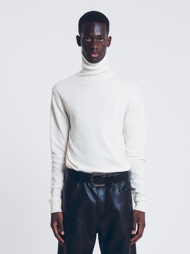 Essential Turtleneck Knit Sweater - FAMILLE - Modalova