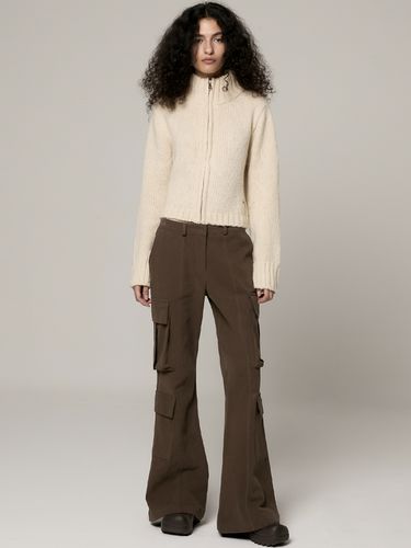 Peached Cotton Cargo Bootcut Pants _ - Porta - Modalova