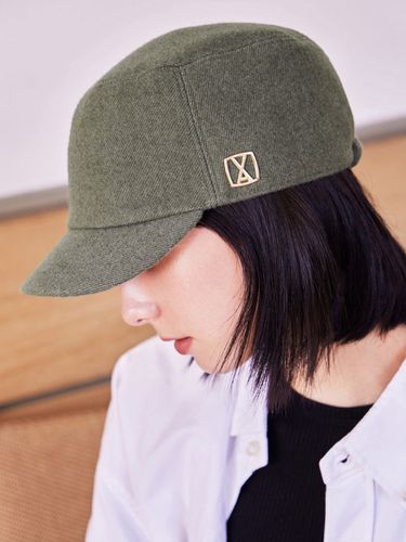 Square Stud Wool Bell Boy Cap_Green - VARZAR - Modalova