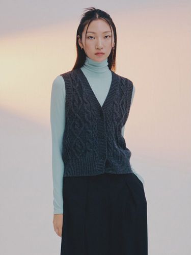 Button Cable Knit Vest_Ash - kuho plus - Modalova